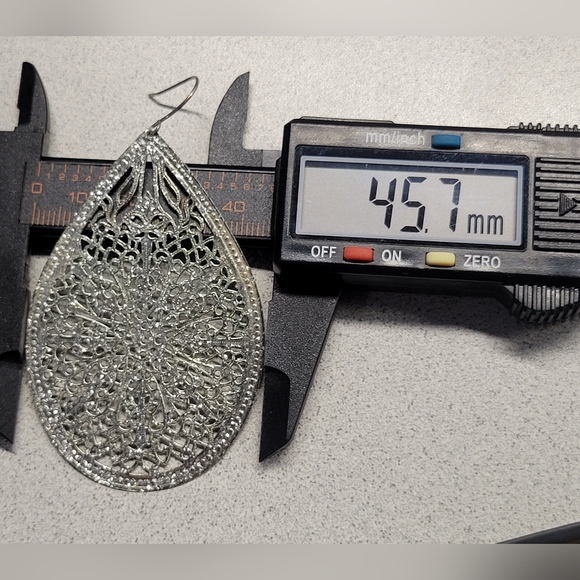 Filligee Laser Cut Earrings Lightweigh Silver Color - Picture 5 of 6